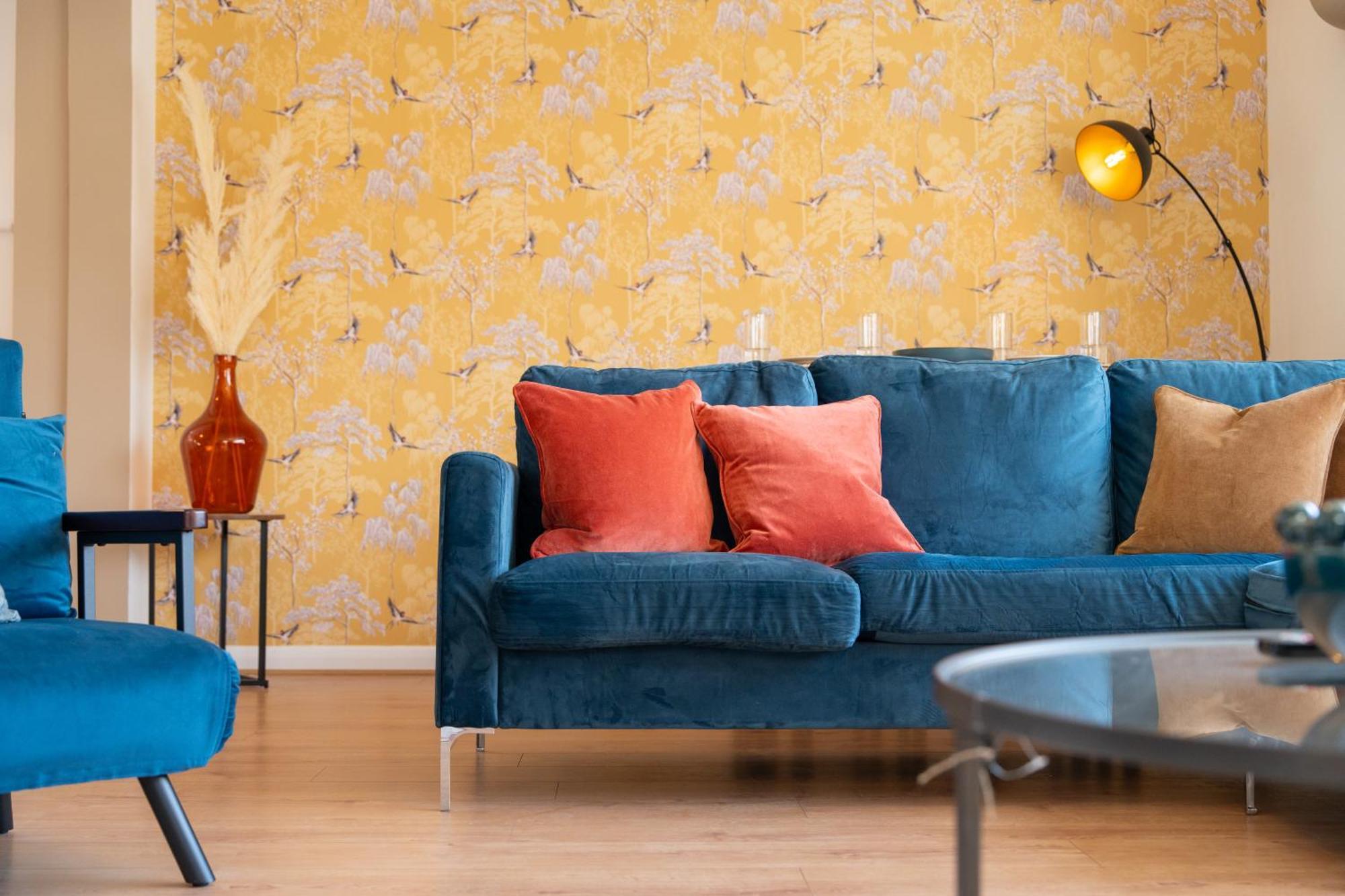 Stylish 4 Bedroom Spacious Retreat With Parking - Sleeps 10 - Families & Contractors Canterbury Kültér fotó