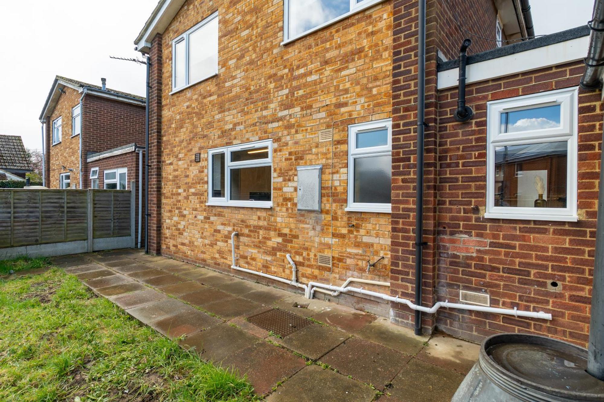 Stylish 4 Bedroom Spacious Retreat With Parking - Sleeps 10 - Families & Contractors Canterbury Kültér fotó